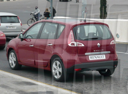����: Autoweek