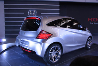 �� ���������� � ����� �������� Honda New Small Concept