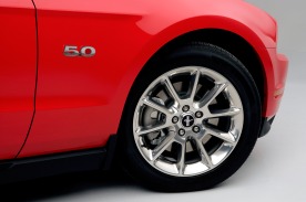 Ford Mustang GT 2011 ���� ����� ���������� 5,0-�������� ����������