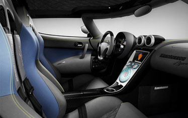 � ������ ������� Koenigsegg Agera � 4,7 � ���������� ��������� 910 �.�. 