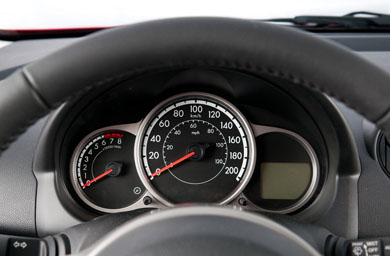 ���������� ��������� ������������ ������ �������� Mazda2 2011 
