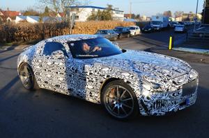 Mercedes-Benz AMG GT ������� ��� ������ � Porsche 911