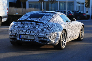 Mercedes-Benz AMG GT ������� ��� ������ � Porsche 911