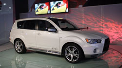 Компания Mitsubishi занялась модернизацией кроссовера Outlander