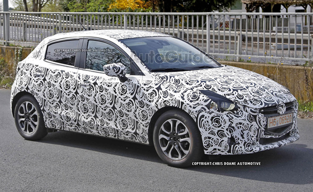 ������� Mazda2 ���������� �� �������� � ���� ����