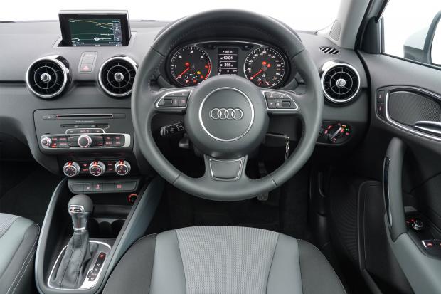 � ������ ���������� ������� Audi A1 2015 � ����� ���������� �������