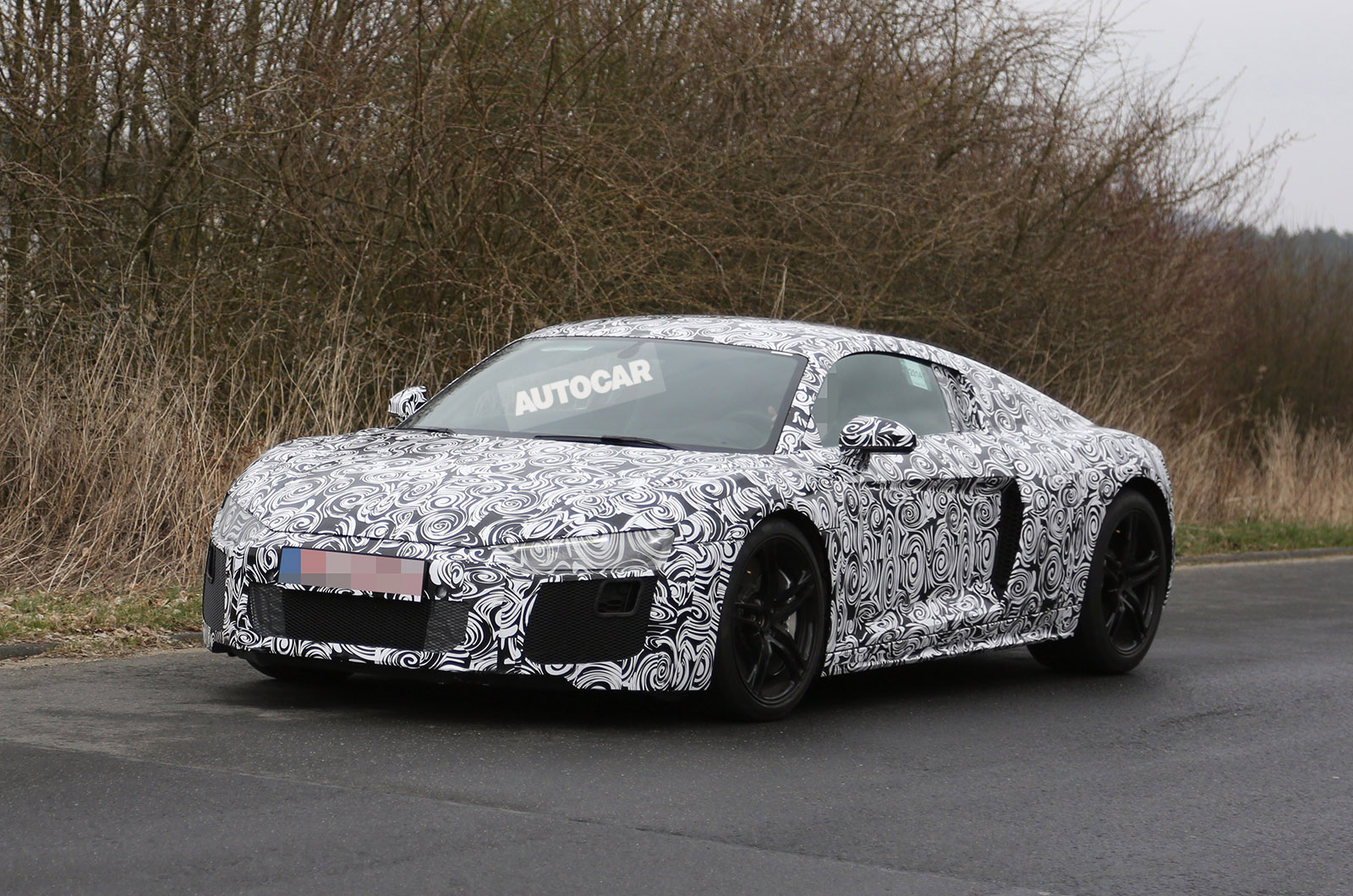 ����������� Audi R8 ����� ����� �� Lamborghini Huracan