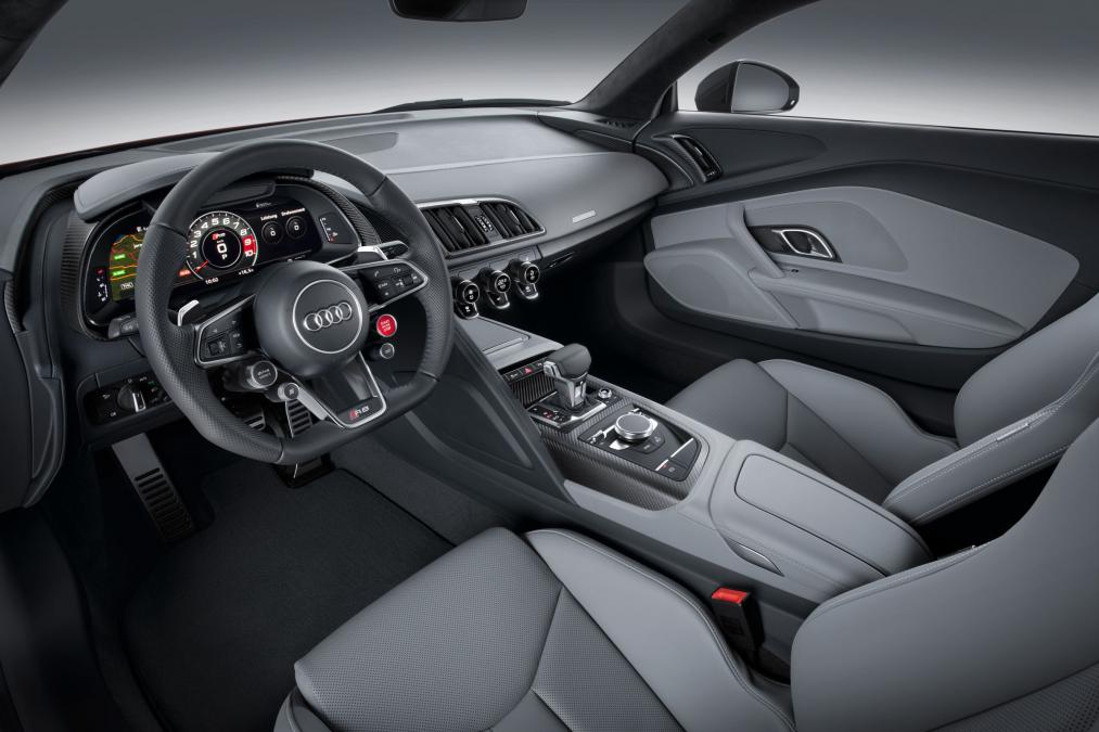 Audi ������������ ����������� ���������� ������������ ��������� R8