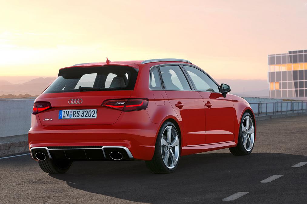 Audi RS3 Sportback 2015 ��������� �����������