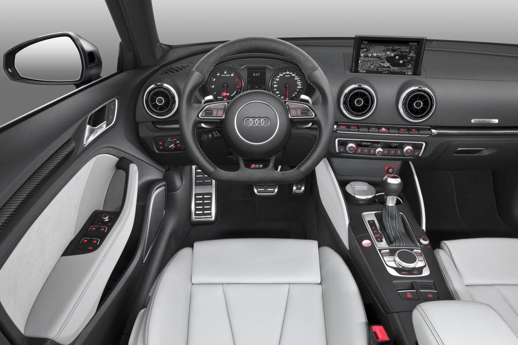 Audi RS3 Sportback 2015 ��������� �����������