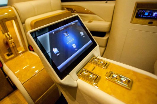 �������� Lexani ������� &laquo;�����������&raquo; ������ Cadillac Escalade ESV 2015