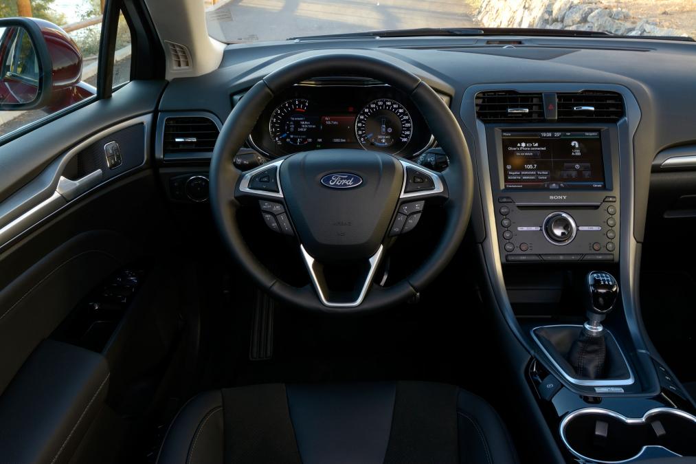 � ������ ������������ ���� �� Ford Mondeo 2015