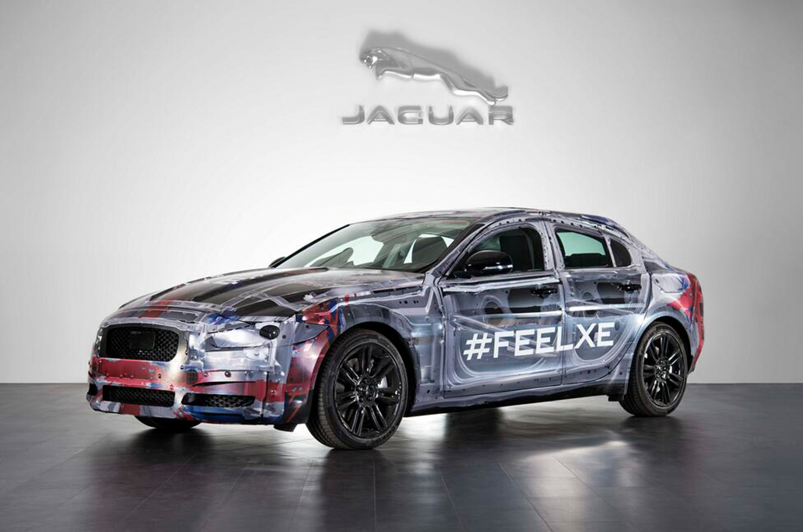 Jaguar ������� ����������� ������������ ������ XE