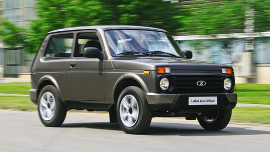 Lada 4�4 �������� �� �������� � ������ Renault Duster