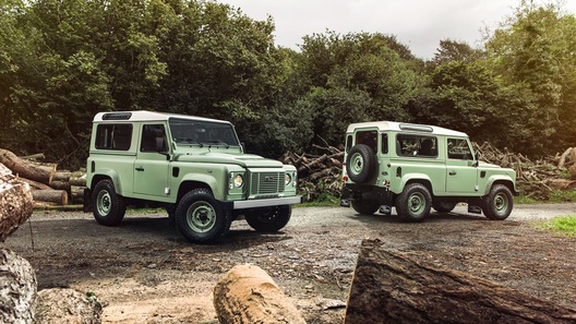 ����������� ����� Land Rover Defender � ������