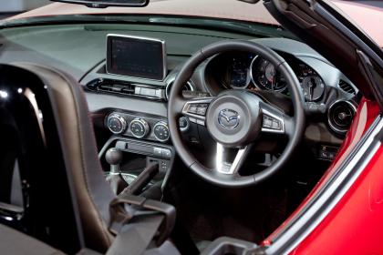 Mazda �������� ����������� � MX-5 ���������� ���������