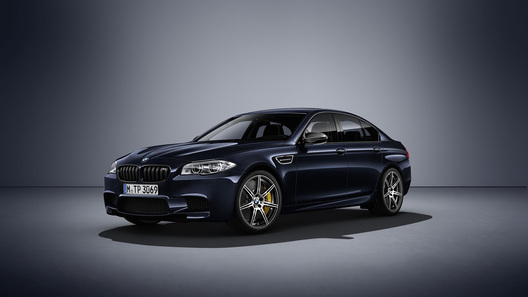 ��������� ������� ���������� ���������� ������ ��� BMW M5