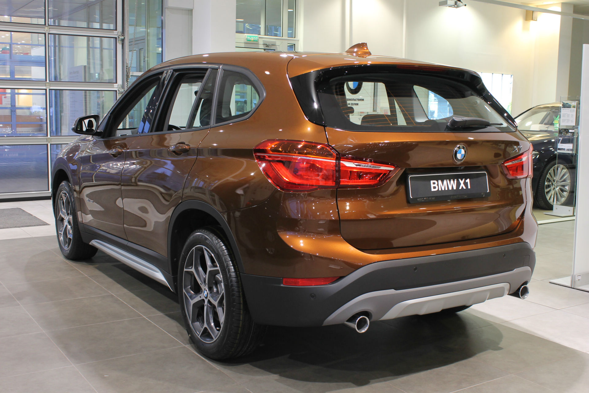 � ���������� ����-�������� ���������� ������� ������ BMW X1