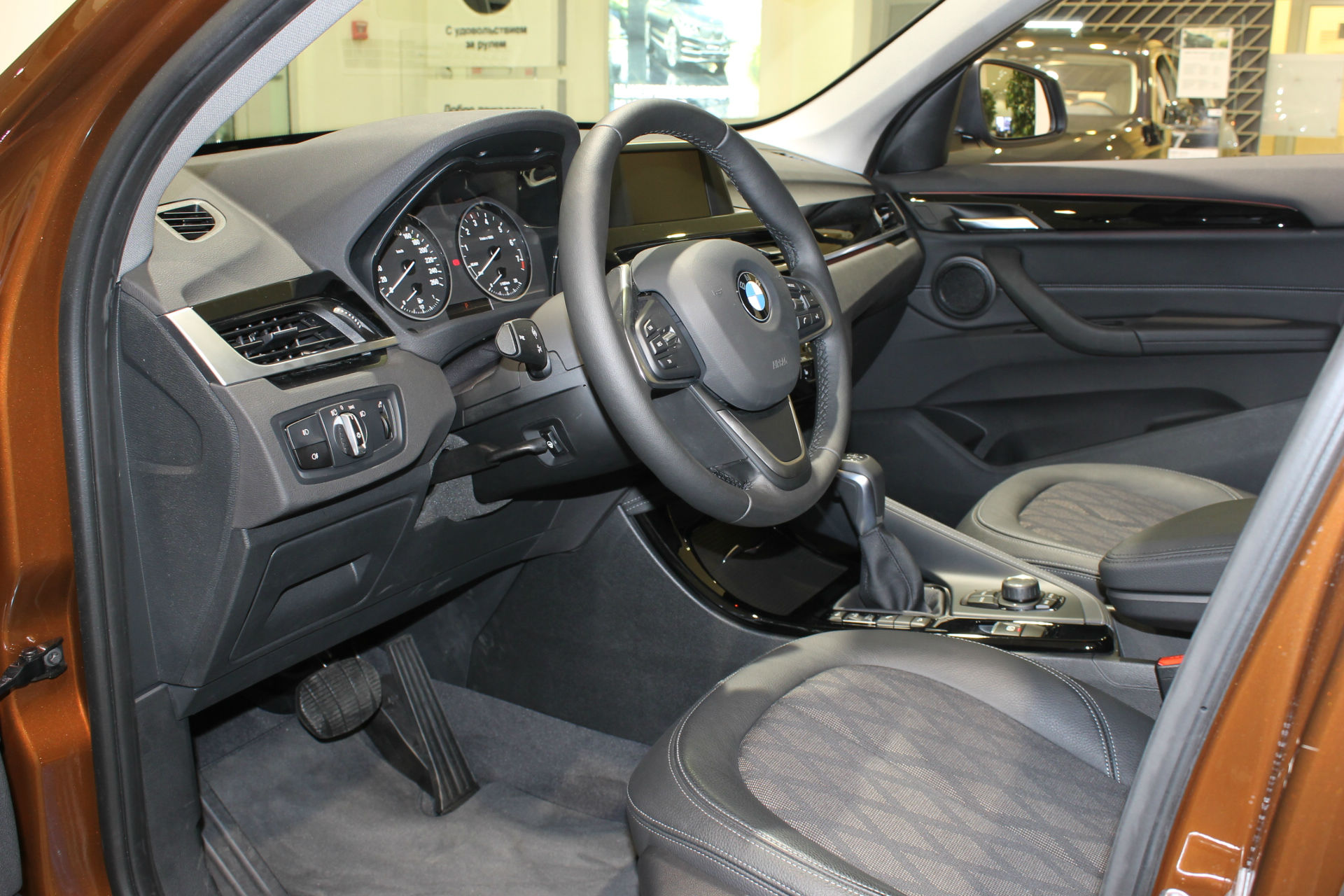 � ���������� ����-�������� ���������� ������� ������ BMW X1