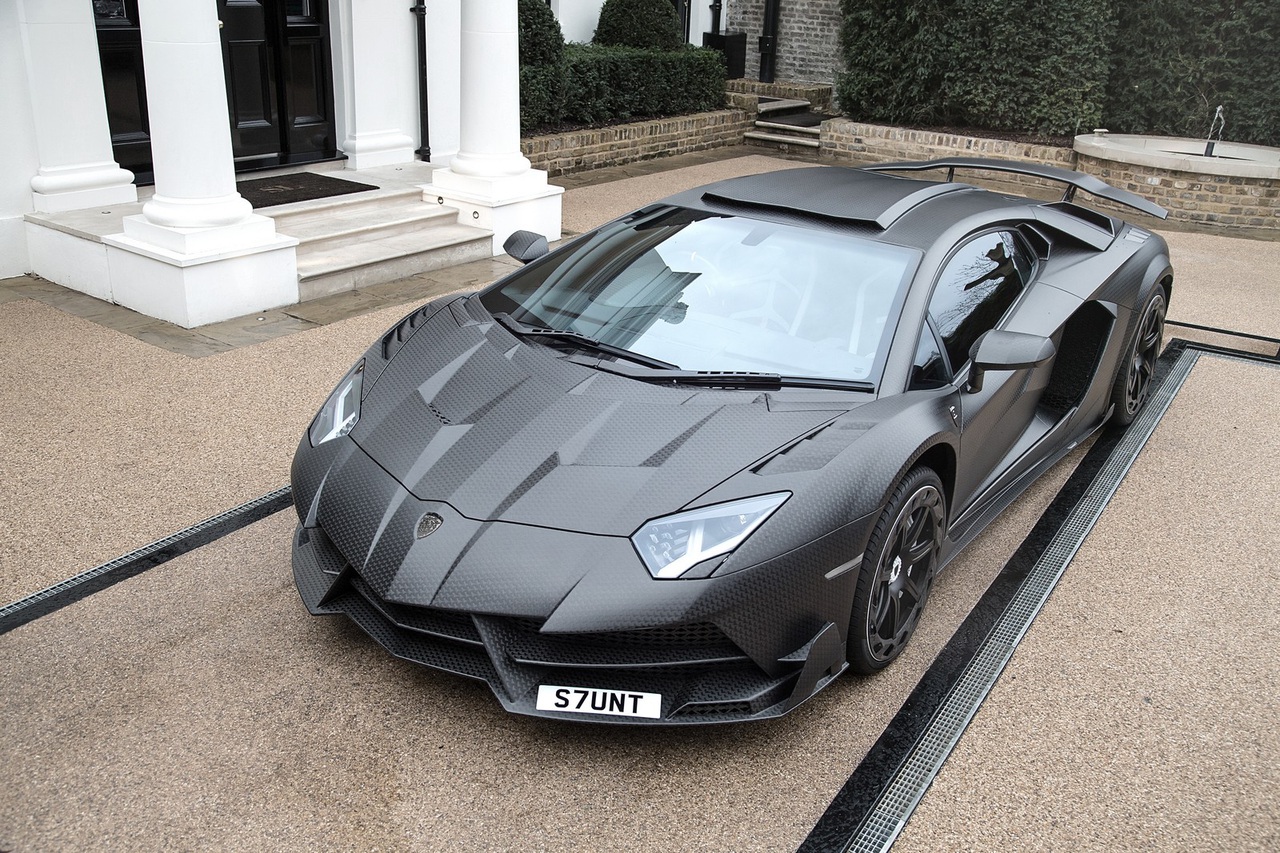 Среди Lamborghini Aventador появился новый уникальный экспонат