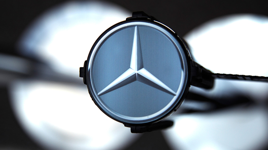 Безусловное лидерство Mercedes-Benz в премиум-классе
