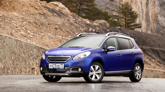 Peugeot ���������� ����� ��������� 2008