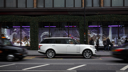 Land Rover ���������� ����������� ��� ���������� ��������