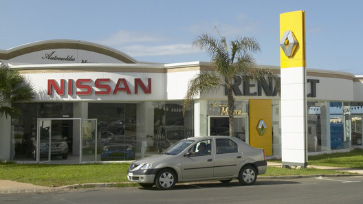 ������ Renault-Nissan ��������� ������������ � ���� �������� Mitsubishi