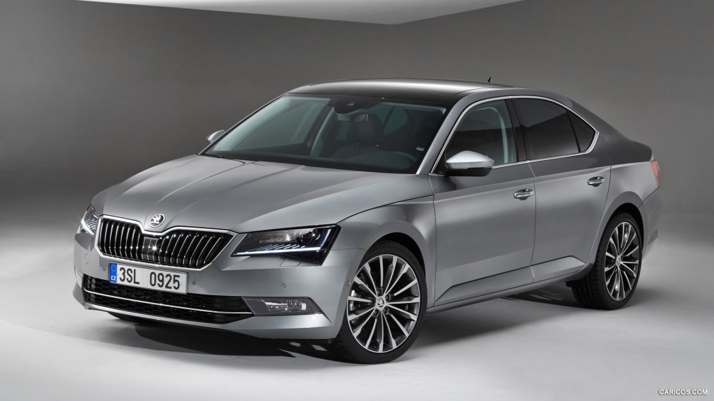 ����� ������ ���������� Skoda Suberb �������� � ������� �� ���������� ����� � �������� 2015 ����