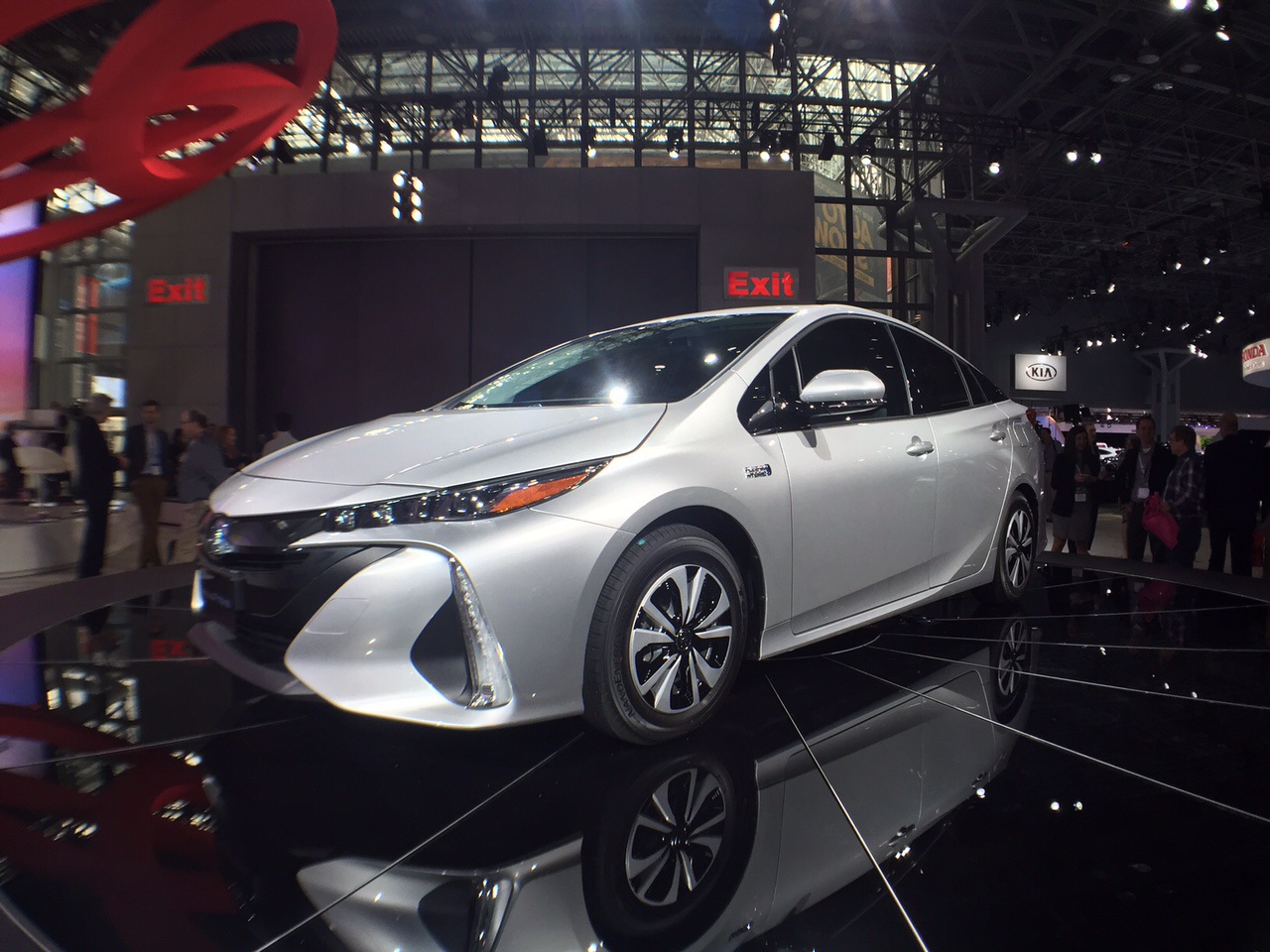 ����� ����������� Toyota Prius �������� ����