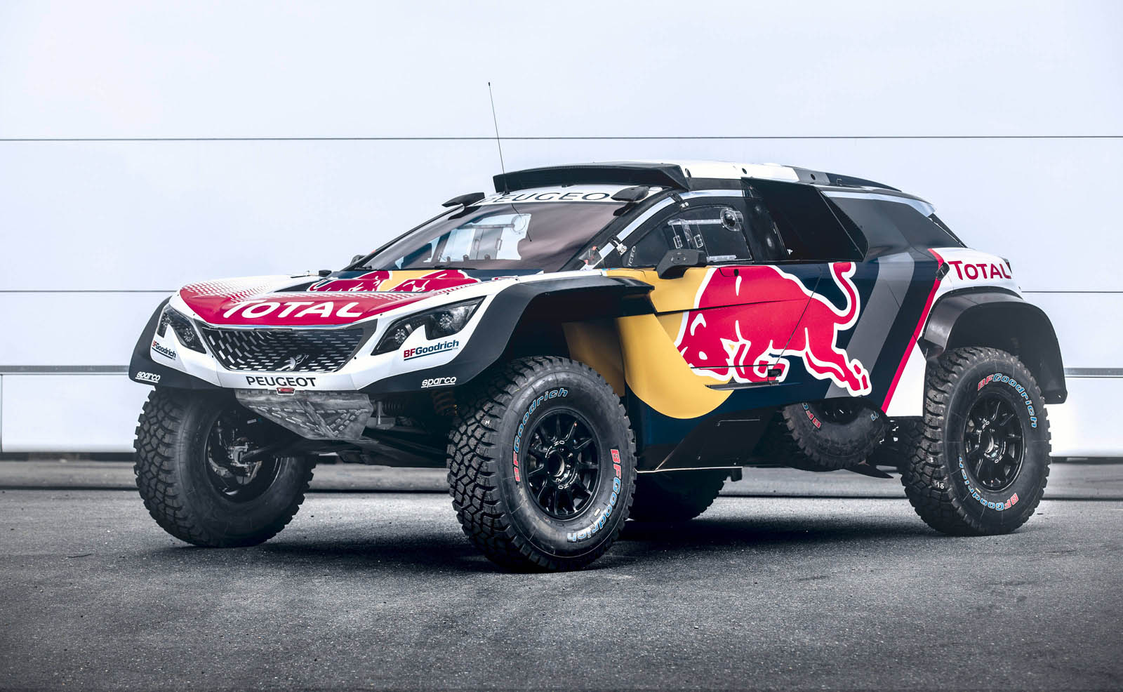 Новый Peugeot 3008 DKR Maxi идет на ралли Dakar 2018