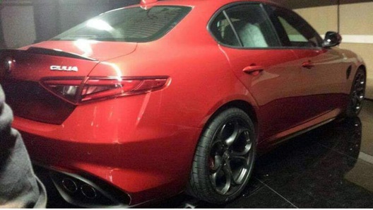 Новый седан Alfa Romeo получит имя Giulia
