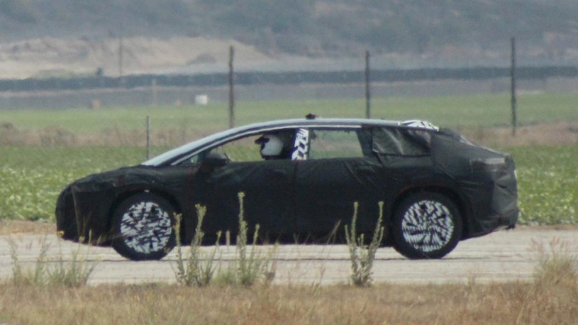��������� Tesla Model X. ������������ ������ �����������