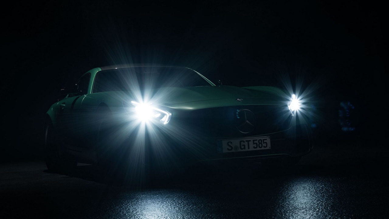 Mercedes-AMG GT R:  