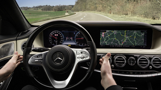 ����� Mercedes-Benz ������ S � ����������� �� �����