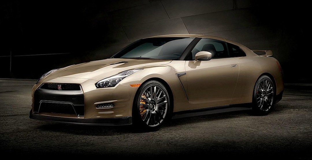 ������� Nissan: GT-R �������� 700 ���������