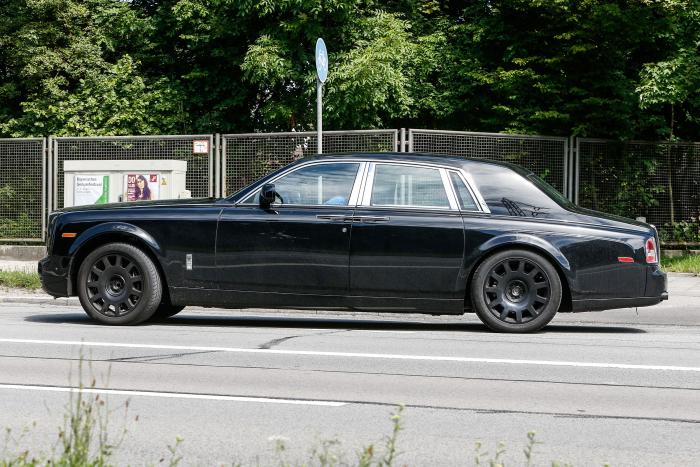Rolls-Royce Phantom new spied