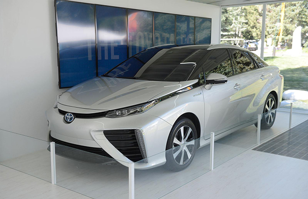 Toyota ��������� ������������ � Tesla Motors