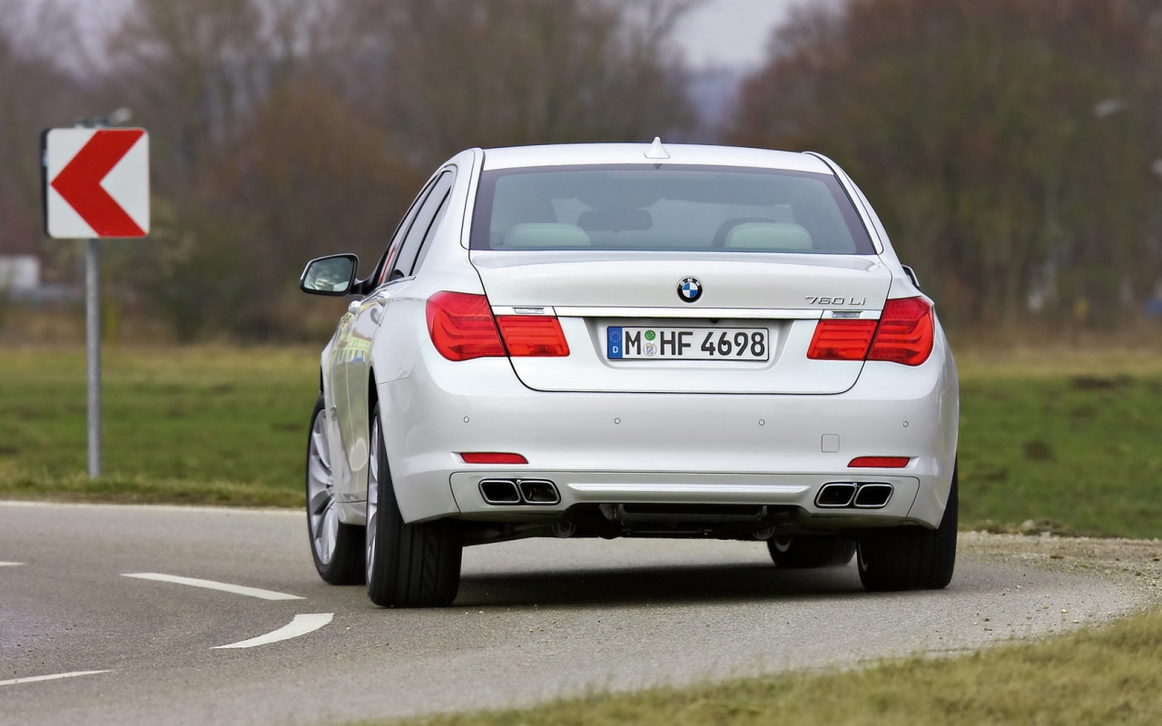 BMW 760i and 760Li Rear Angle Speed 2009 ������������� ����
