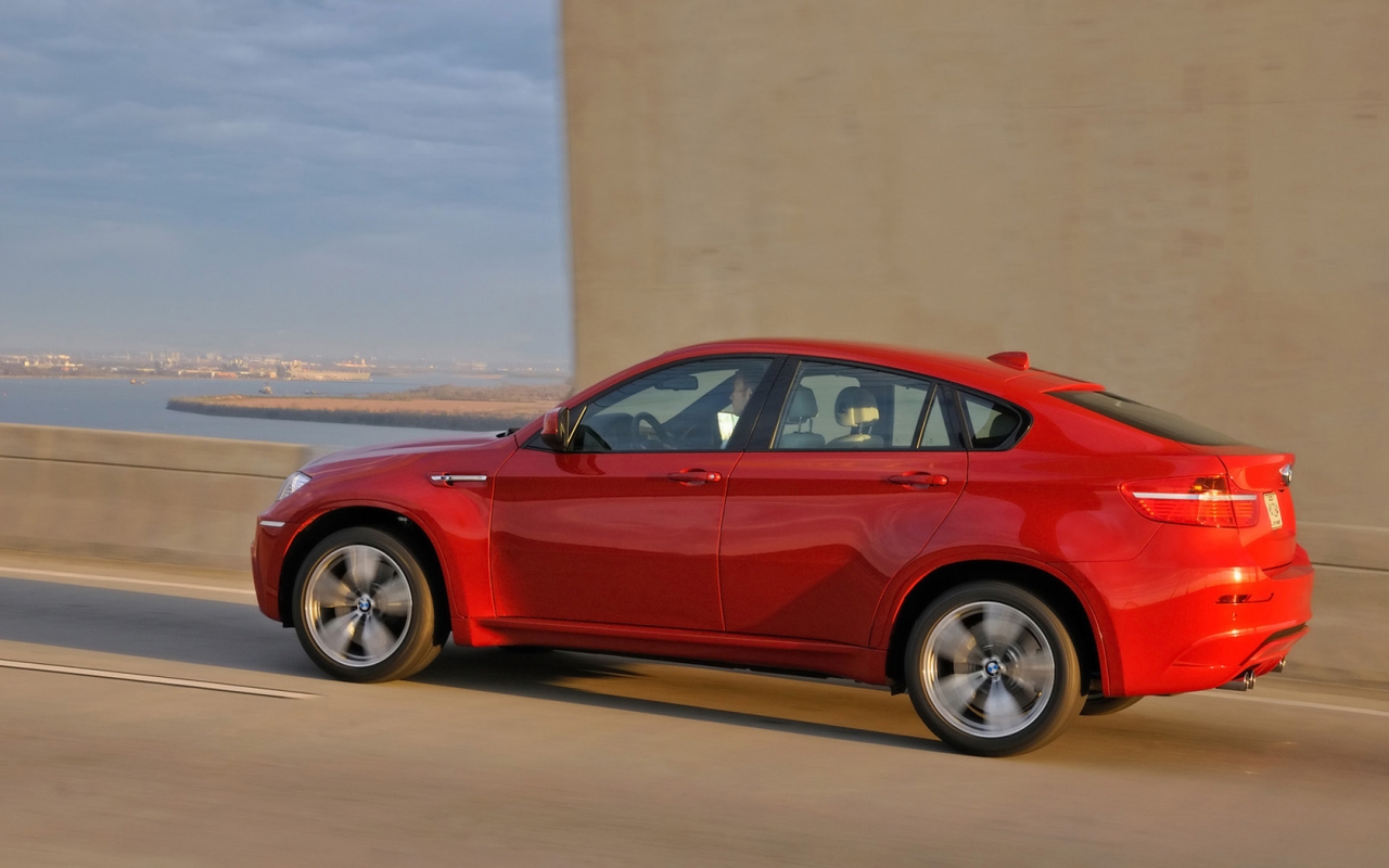 BMW X6 M Rear And Side Speed ������������� ����