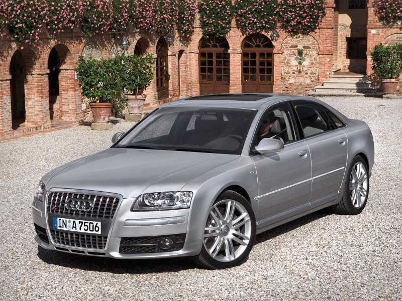 Audi S8 ������������� ����