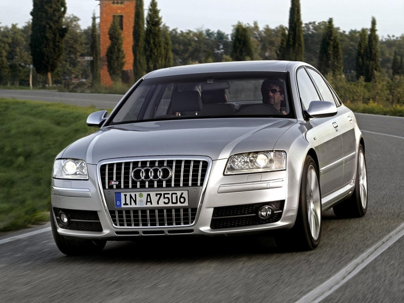 Audi S8 ������������� ����
