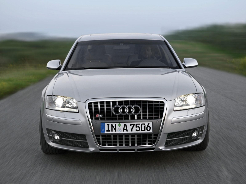 Audi S8 ������������� ����