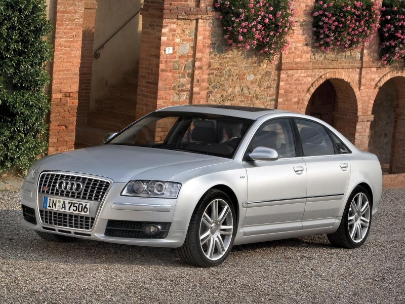 Audi S8 ������������� ����