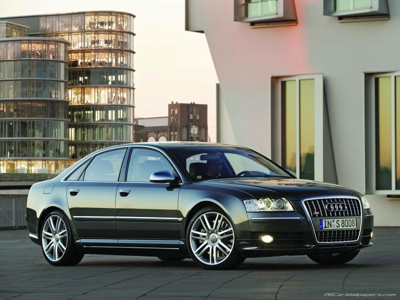 Audi S8 ������������� ����