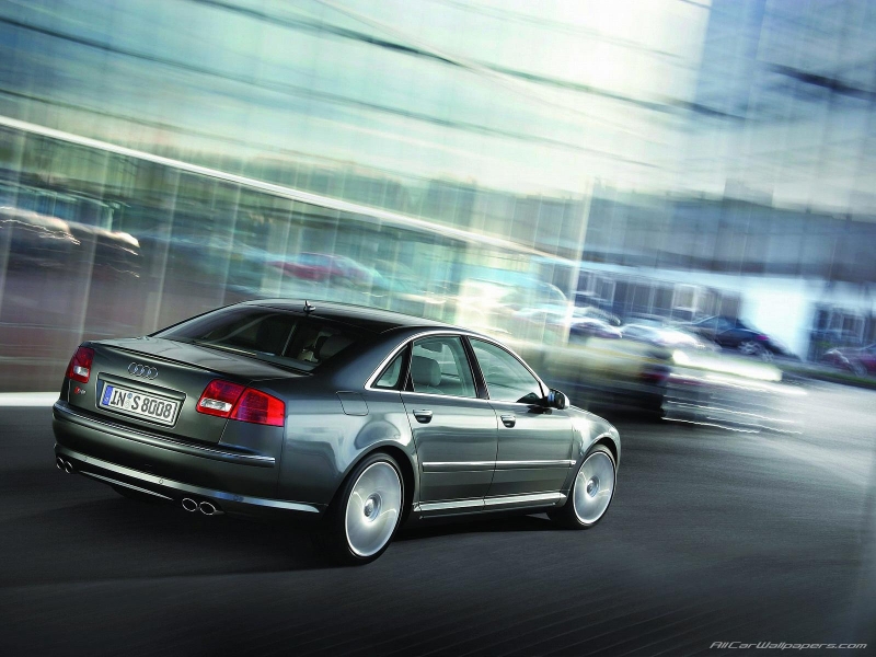 Audi S8 ������������� ����