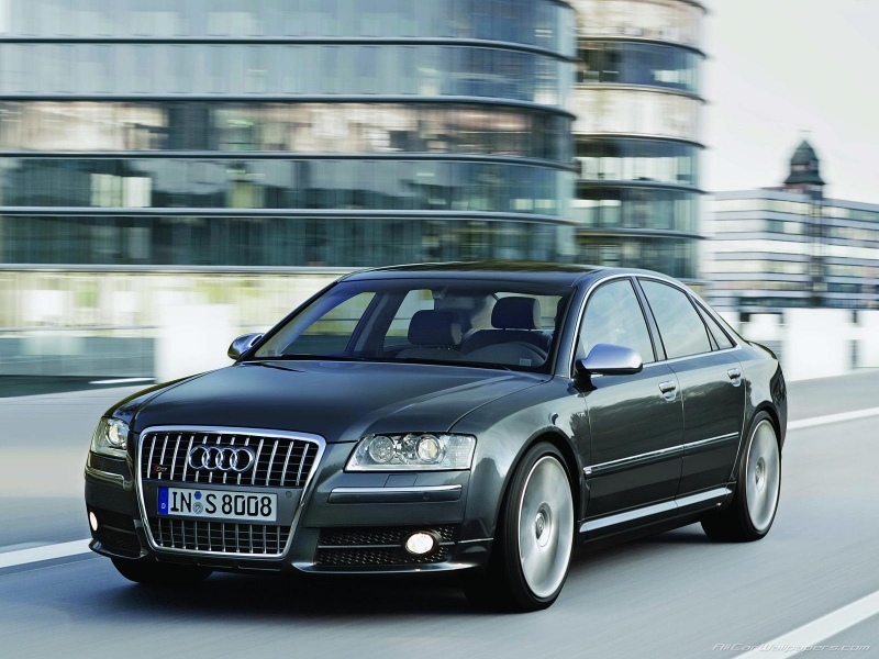 Audi S8 ������������� ����