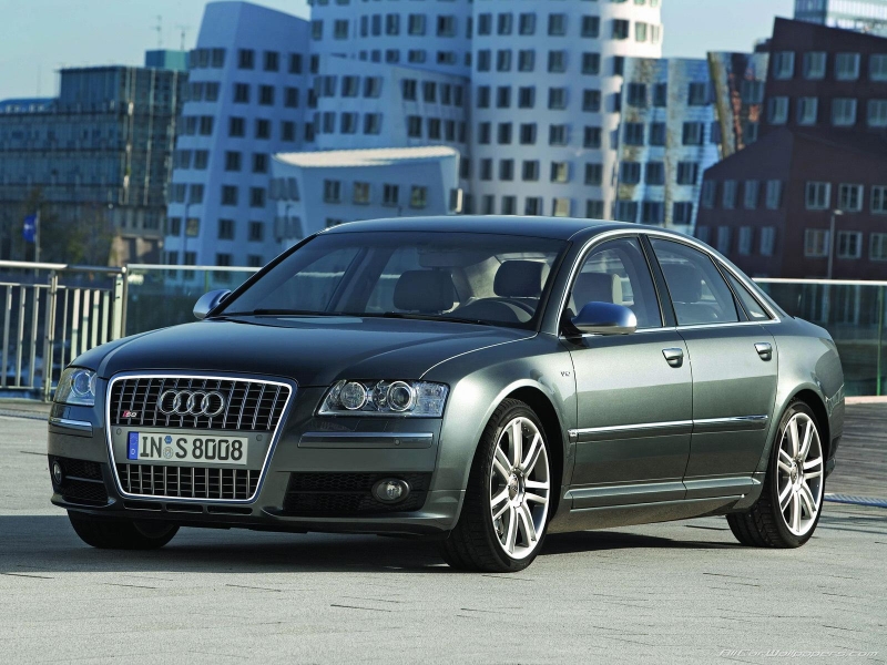 Audi S8 ������������� ����
