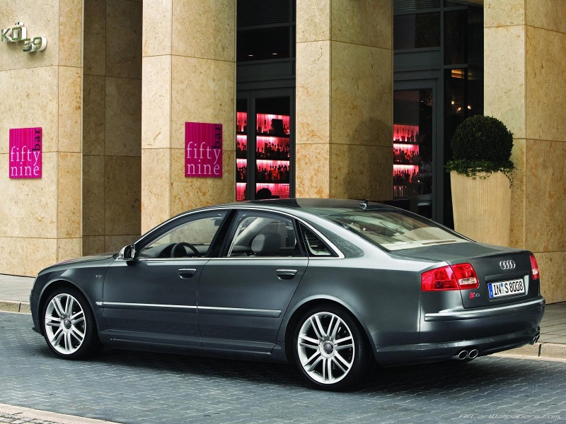 Audi S8 ������������� ����