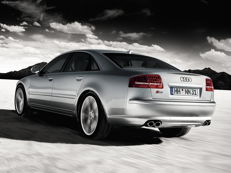 Audi S8 ������������� ����